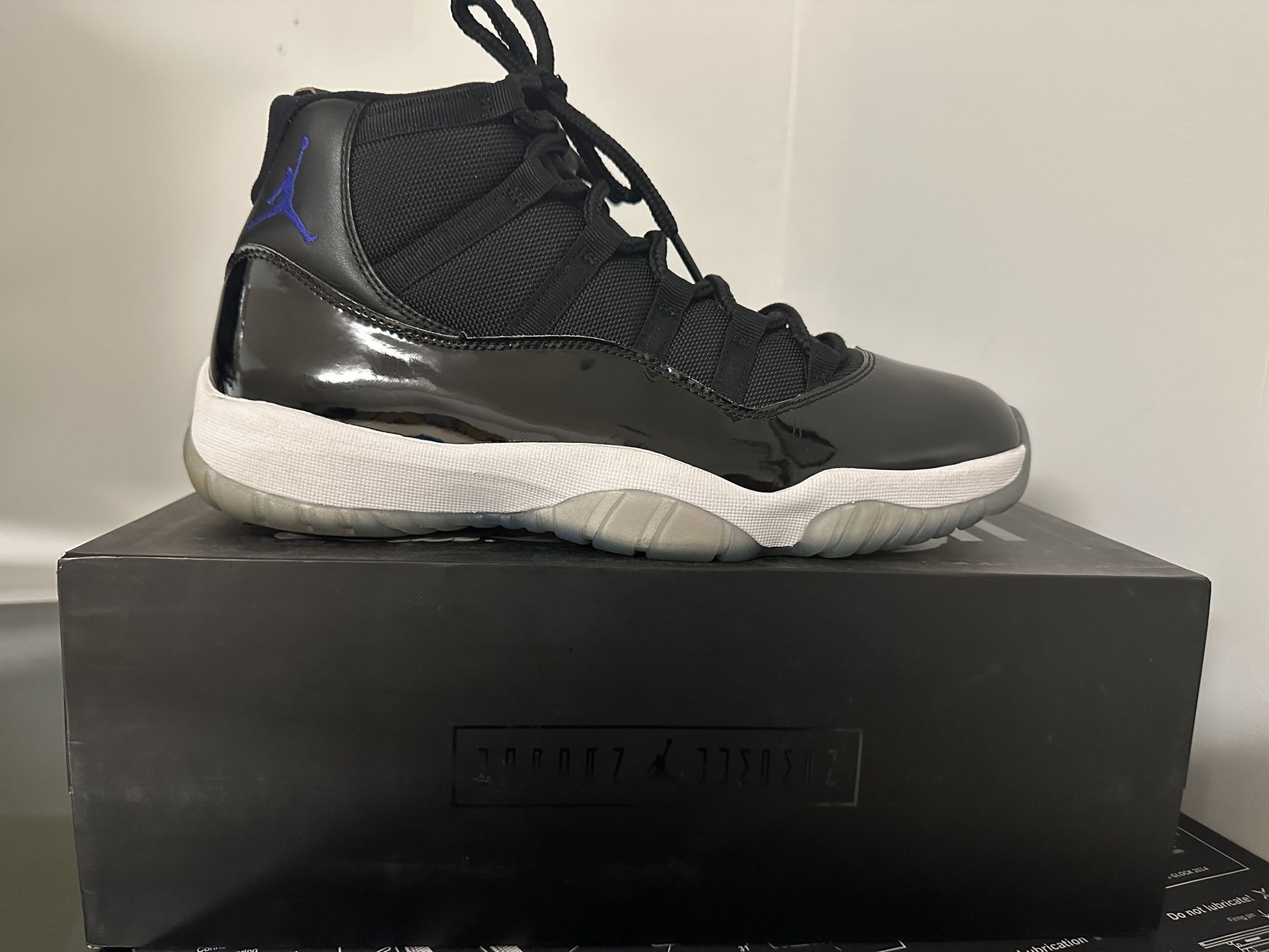 Retro 11 Space Jam Size 11.5 2016 Release