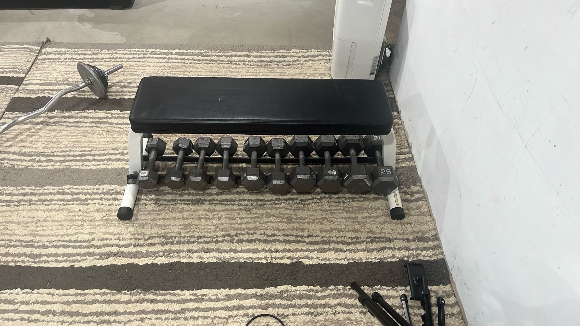 Lifting Bench with weights