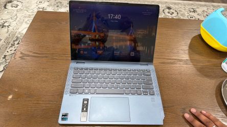Lenovo Flex 7 14IRU8