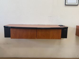 Belvedere Wall-Mounted Salon Station