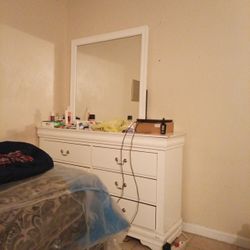 White Dresser Mirror 