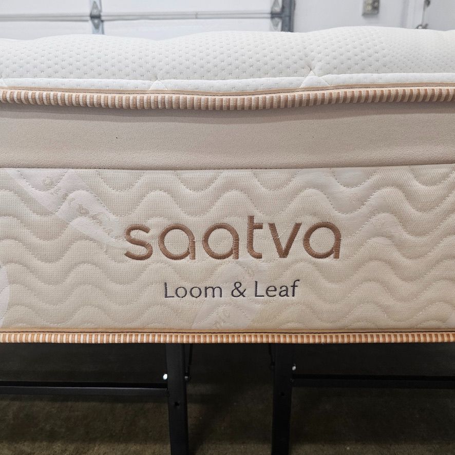 LIKE NEW! Saatva Memory Foam Queen Mattress -Delivery Available