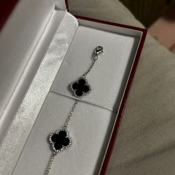 Black Onyx Clover Bracelet