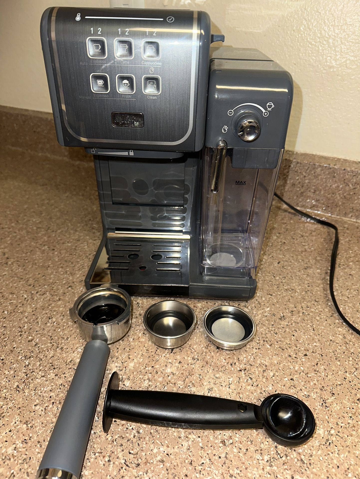 Coffee One Touch CoffeeHouse+ Espresso, Coffee One Touch  CoffeeHouse+ EspreCappuccino, and Latte Maker Home Coffee Machine