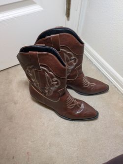 Brown Cowboy boots size 8.5 (size 39)