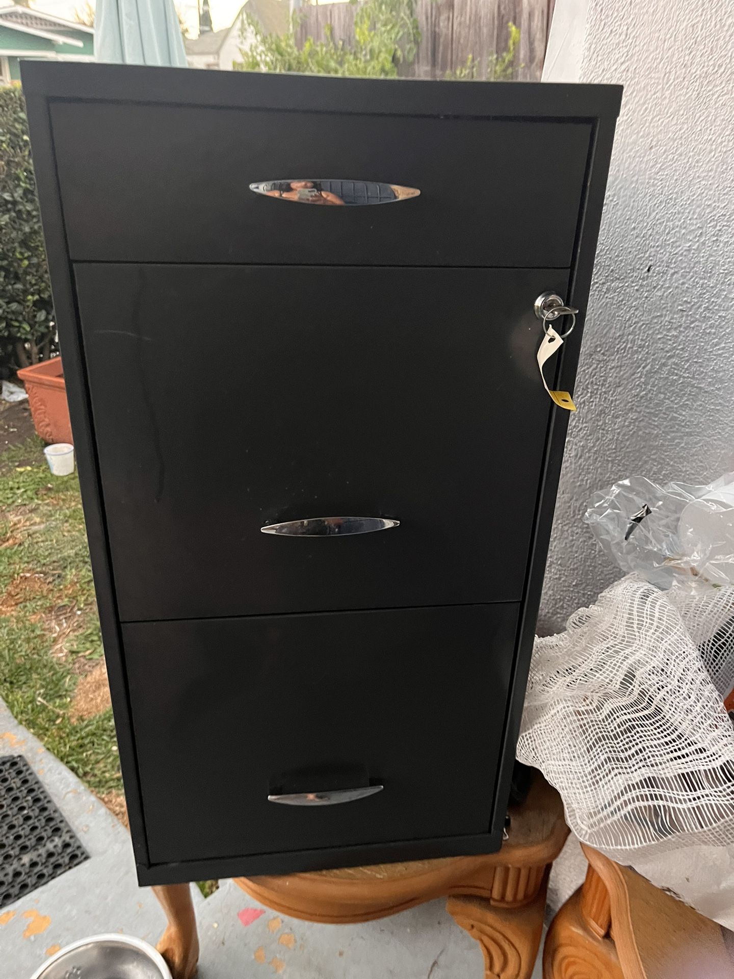 Staples 3-Drawer Vertical File Cabinet, Letter Size, Lockable, 26.8"H x 14.3"W x 18.9"D,