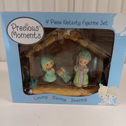 PRECIOUS MOMENTS 4 PIECE NATIVITY SET  NEW  2004 IN ORIGINAL BOX