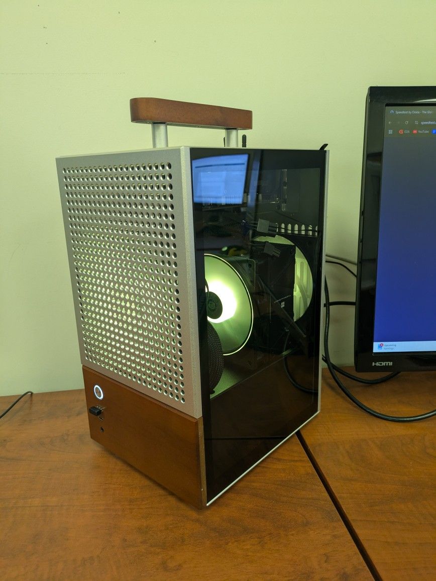 Mini ITX Gaming PC With Carrying Handle