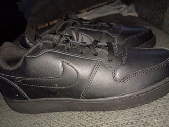 brand new never worn black Nike sneakers