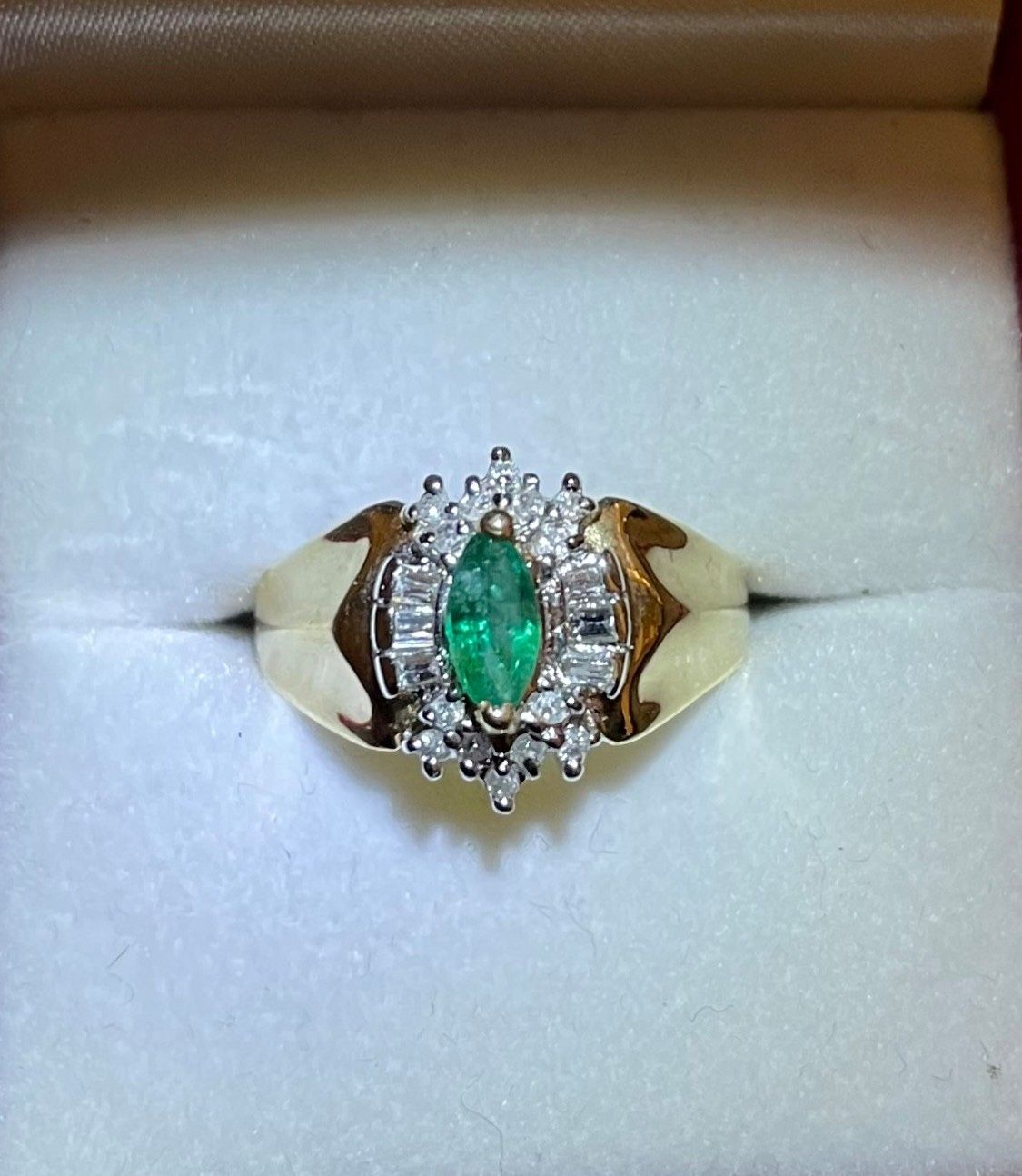 EMERALD SOLITAIRE DIAMOND RING 14KT YELLOW GOLD