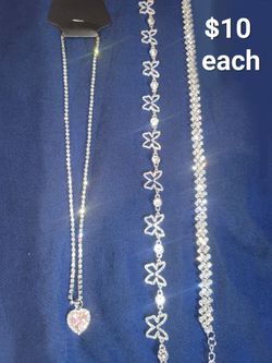 Butterfly Necklace. Pink Heart Necklace. Rhinestone Necklace. Silver tone. Adult Necklace. Cadena de Mariposas, Corazon Rosita. Fashion Jewelry.