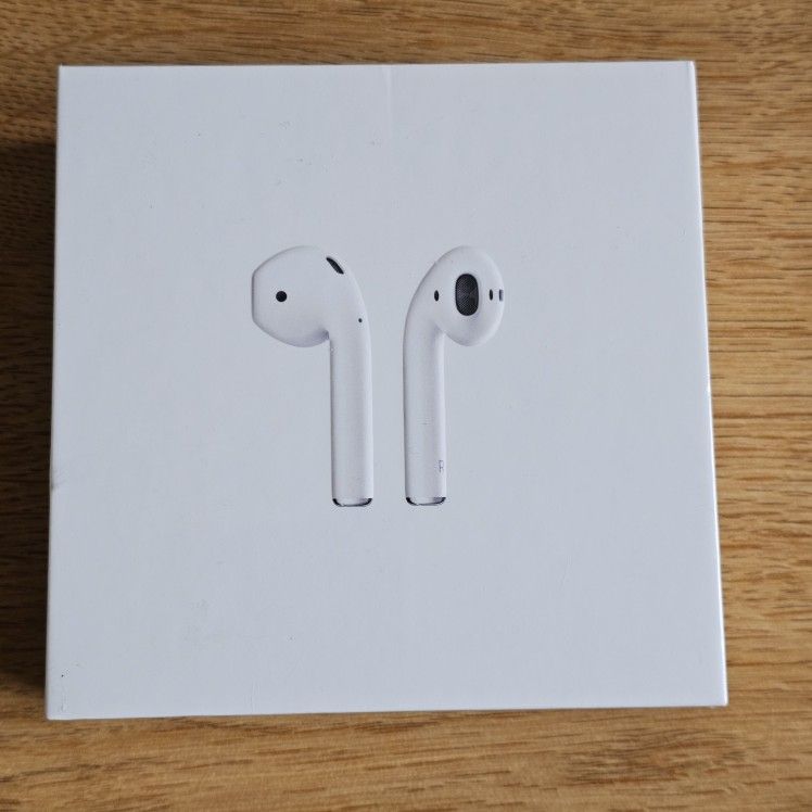 Apple AirPods With Charging Case MV7N2AM/A New Sealed In Box