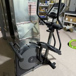 Elliptical trainer: Nordic Track