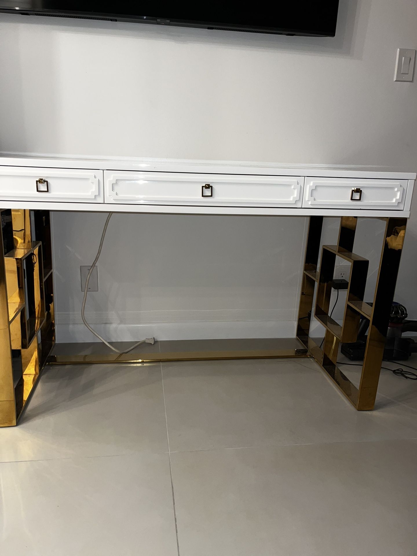 X Gallery Vanity And Mirror