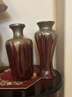 2 vases