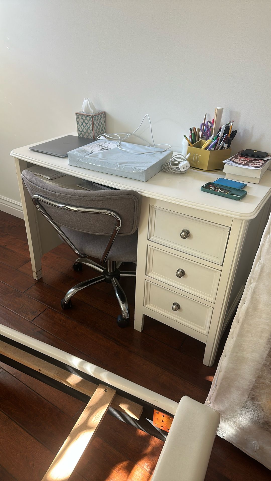 Free Desk