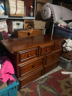 Seven drawer dresser. - heavy, made with real wood￼