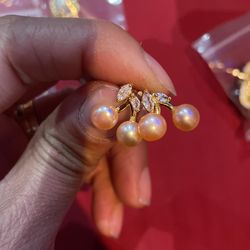 Pearl Cherry Earring 