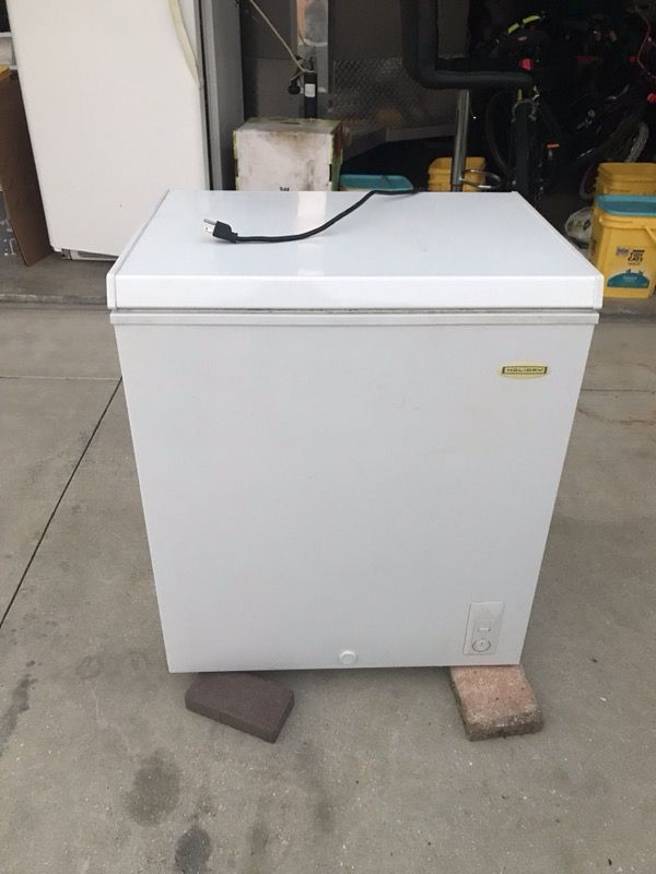 Holiday Freezer Chest for Sale in Cape Coral, FL OfferUp