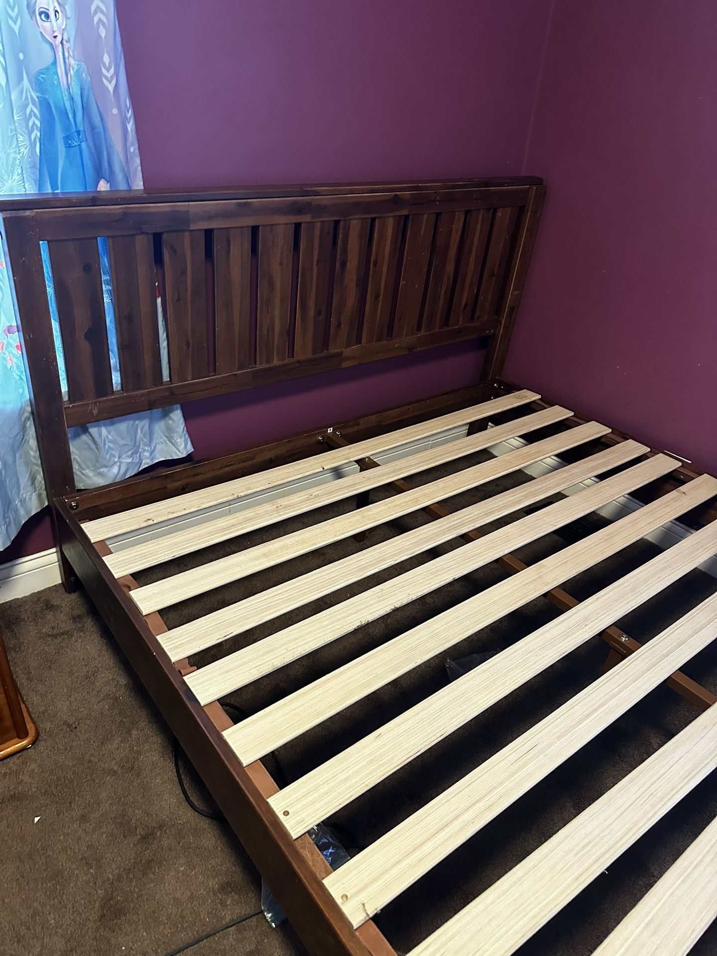 queen flats form bed