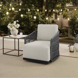 Henredon Annalise Outdoor Patio Swivel Lounge Chair $249.99