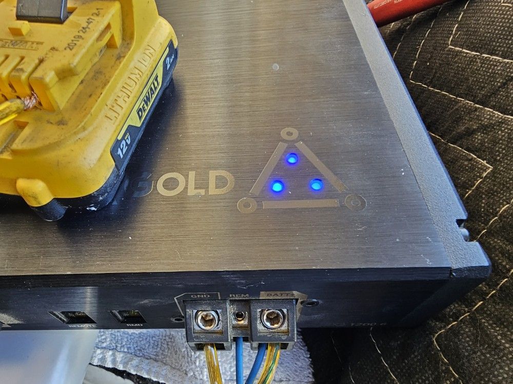 PHOENIX GOLD 6 CHANNEL AMPLIFIER USED GREAT CONDITION