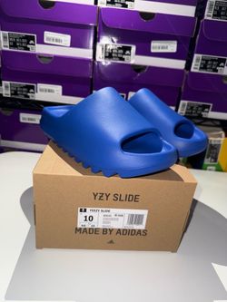Yeezy Slide: Azure Size 10