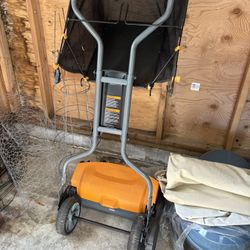 Fiskar Push Lawn Mower 
