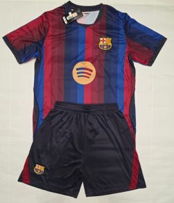 Ofer uniformes de gran calidad con calcetas y numeros