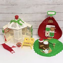 Vintage Strawberry Shortcake Garden House & Berry Bake Shoppe & Accessories