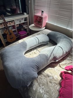 pregnancy pillow