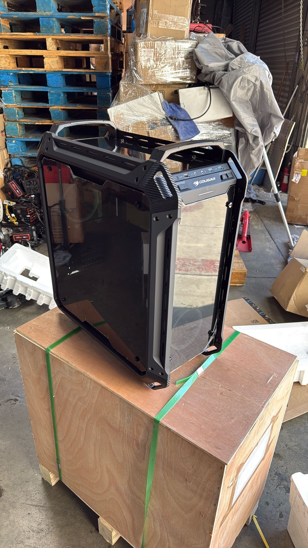 Cougar Panzer EVO RBG Full Tower Gaming Case with a Full-Sized Tempered Glass Panel THE CRYSTALLINE TITAN