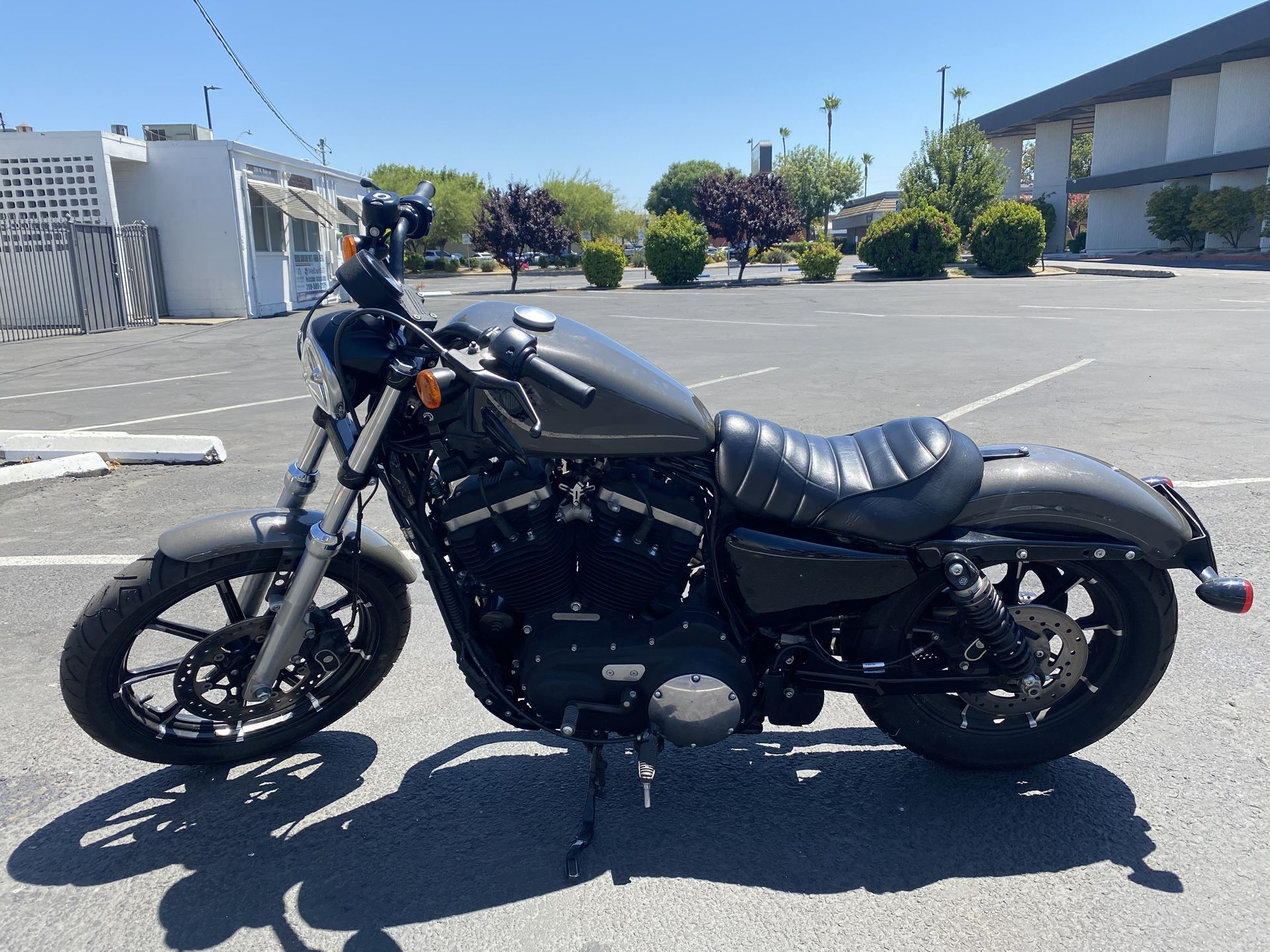 HARLEY DAVIDSON MOTORCYCLE