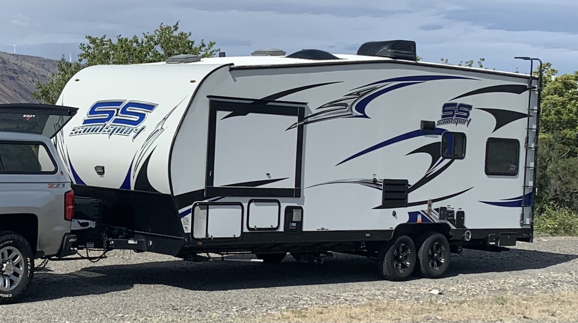 25ft 2018 Sandsport Toy Hauler 