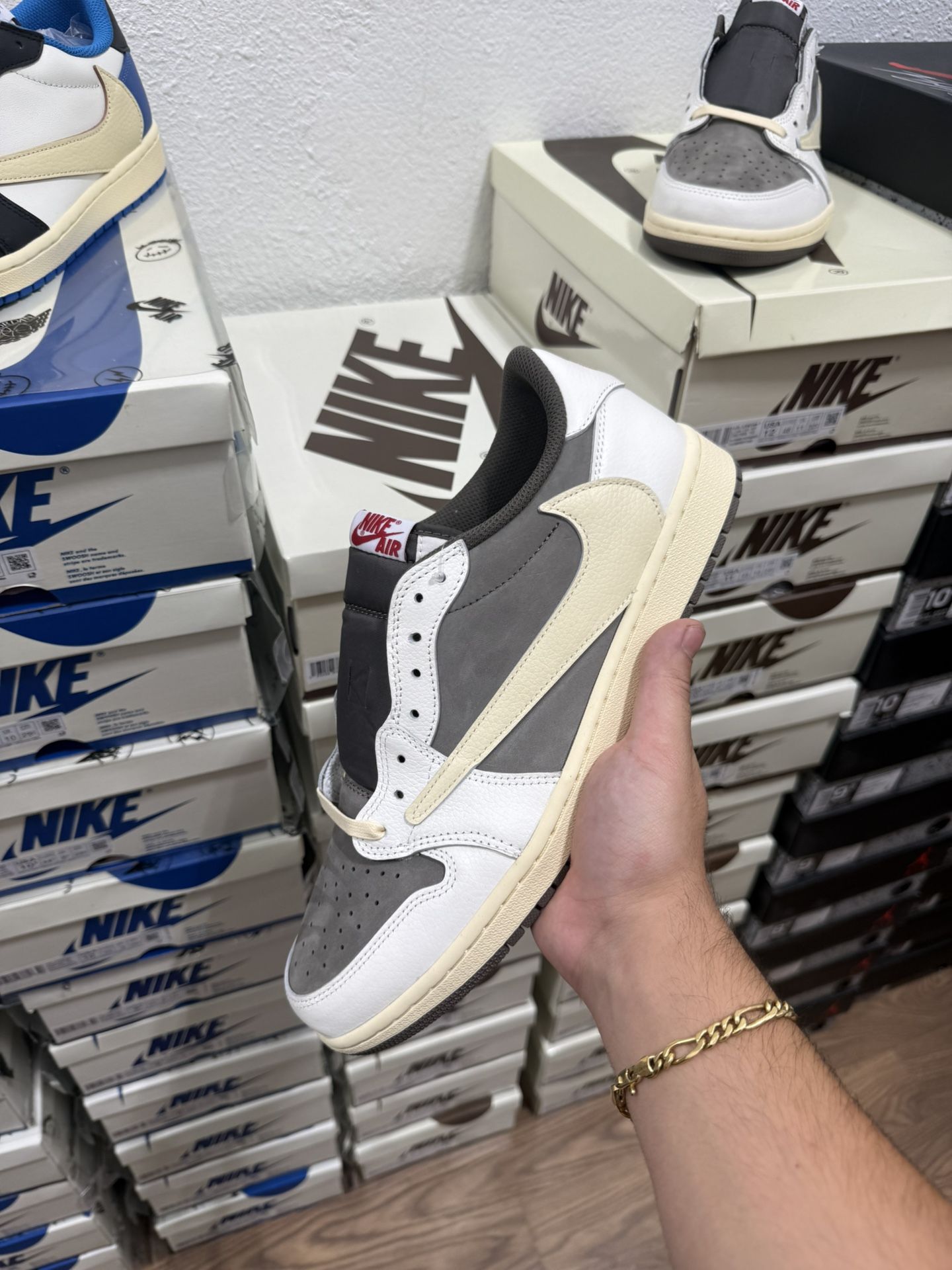 aj1 Nike Air jordan 1 low travis Scott Reverse mocha Size 7,7.5,8,8.5,9,9.5,10,10.5,11,12