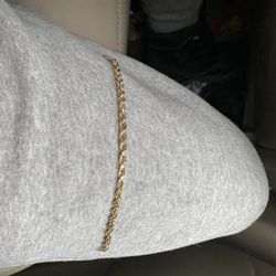 10k Solid Gold Bracelet 8.5 Inches