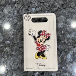 Disney Parks Minnie Mouse With Trading Pin.  Brand new on original card. 