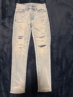 Light blue American eagle ripped jeans