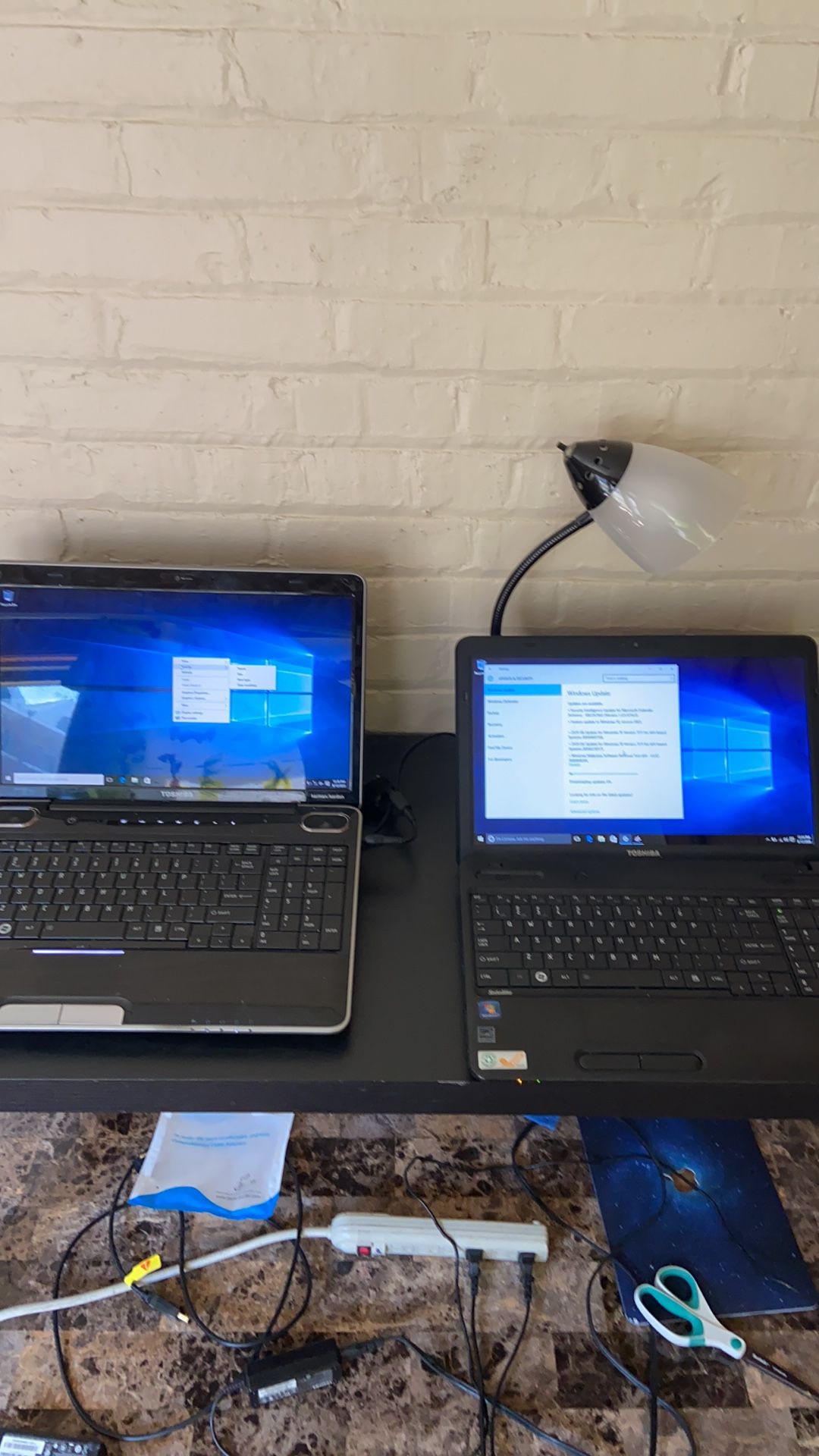 Lot of 2 Toshiba laptops working condition