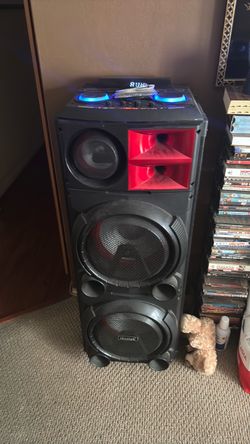 Speaker boom box