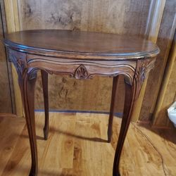 ANTIQUE TABLE