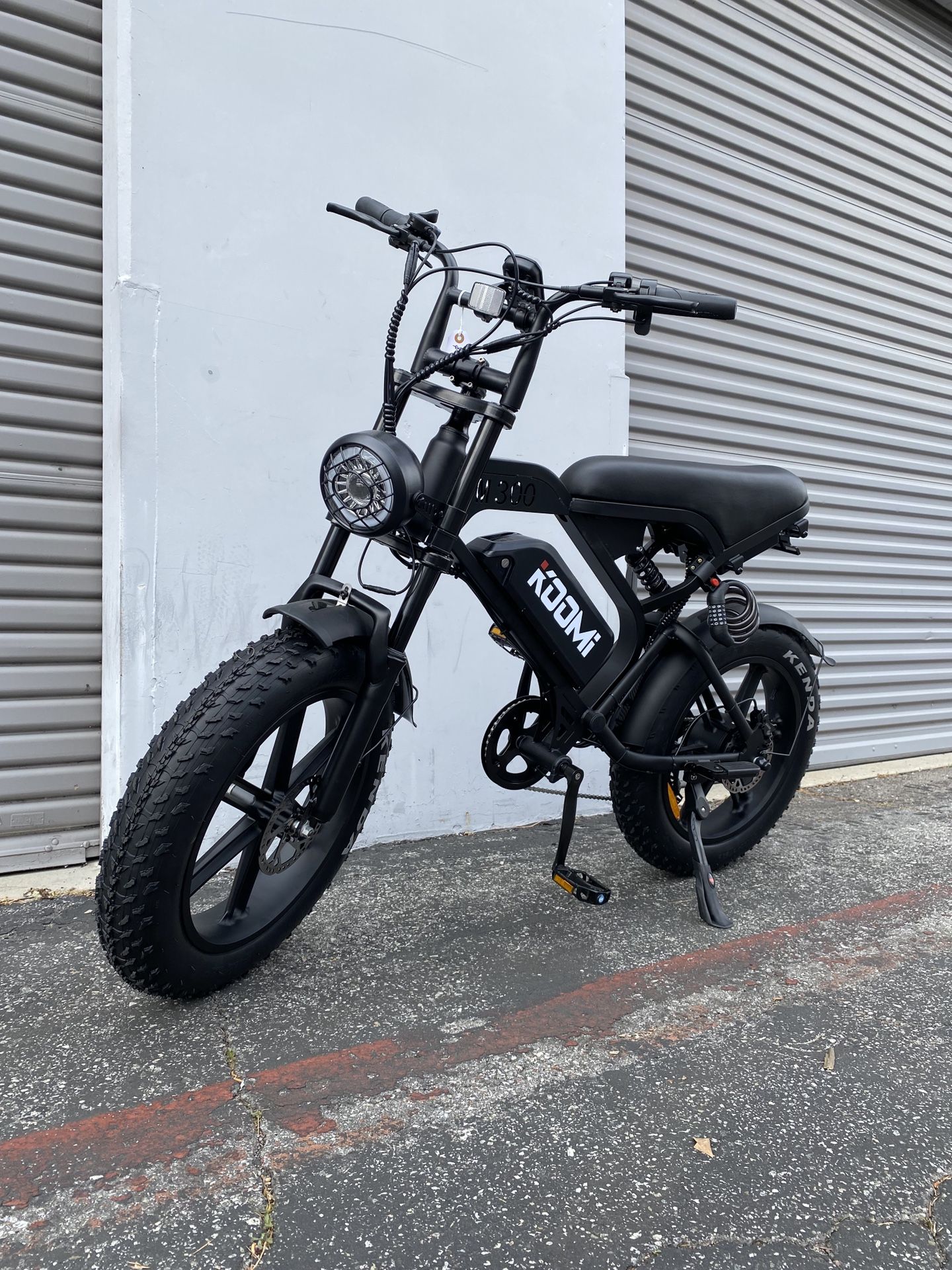 New, retro moped e-bike 750w 48v 20ah top speed 28mph hydraulic disc brakes range up to 65 miles electric bike 