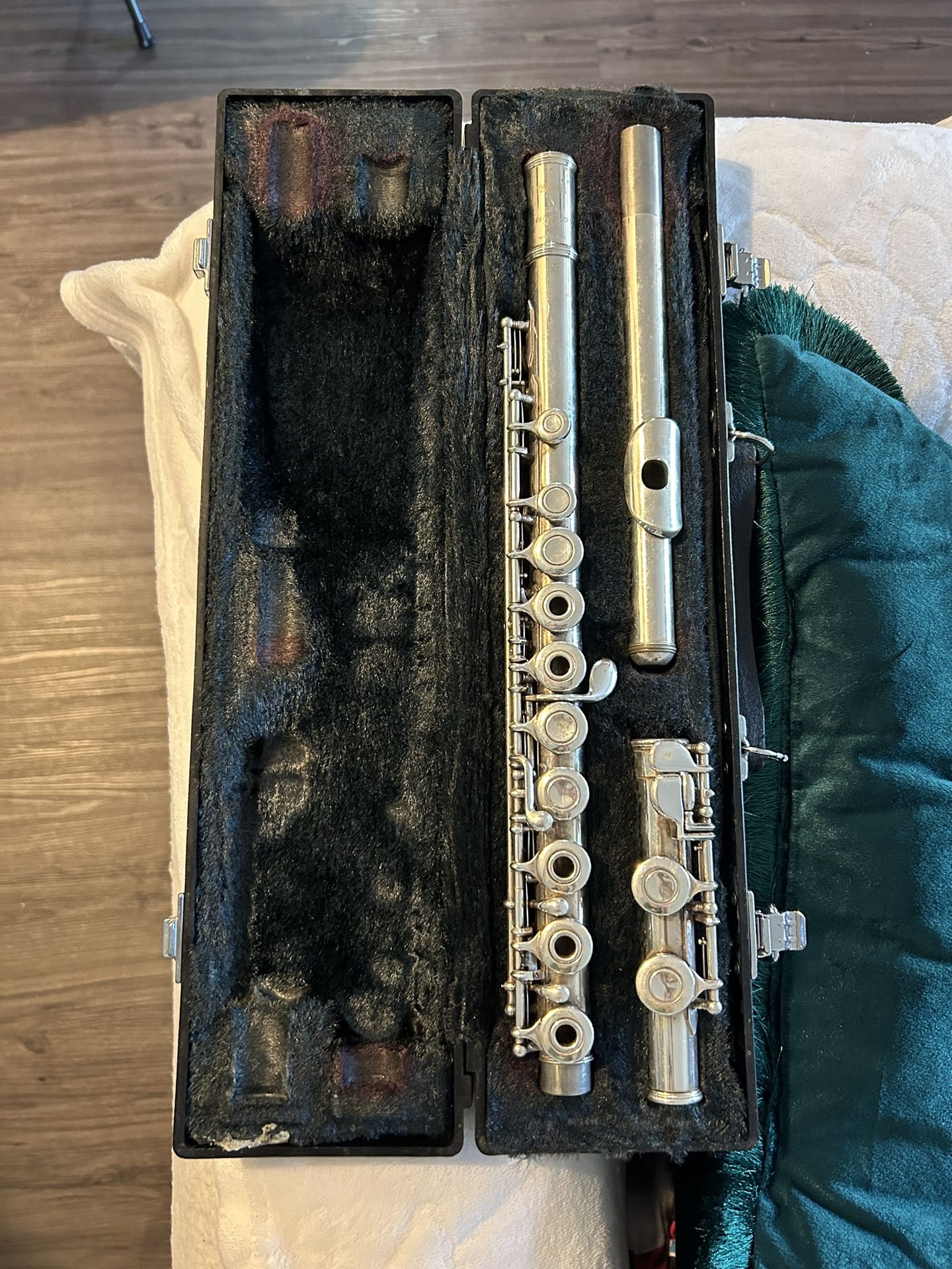 Yamaha 281 Concert C silver plated Open holed flute for Sale in San