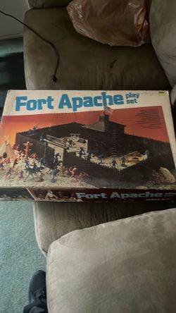 Vintage Forte Apache play set