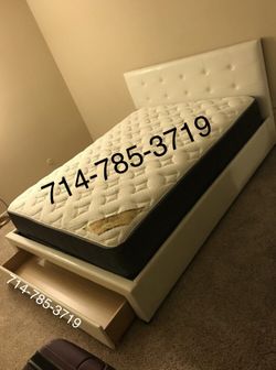 Queen size frame & Mattress