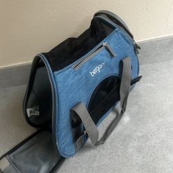 Small Pet carrier And small Pet Bed $40 OBO