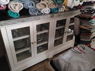 Large cabinet for luxury dining dishes