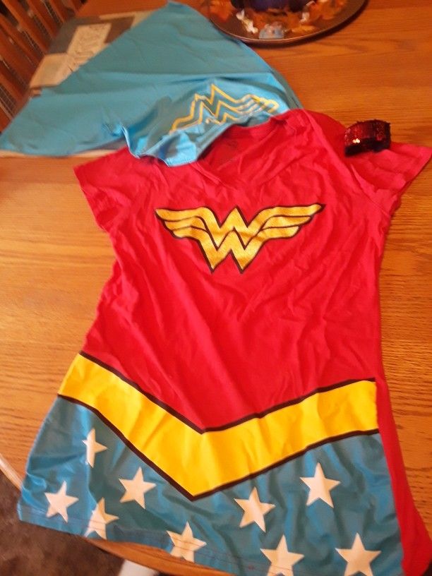 WONDER WOMAN COSTUME SHIRT  $15