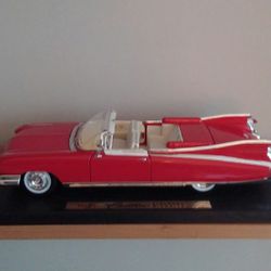 Maisto '59 Cadillac Eldorado Biarritz Convertible/1:18 Scale 