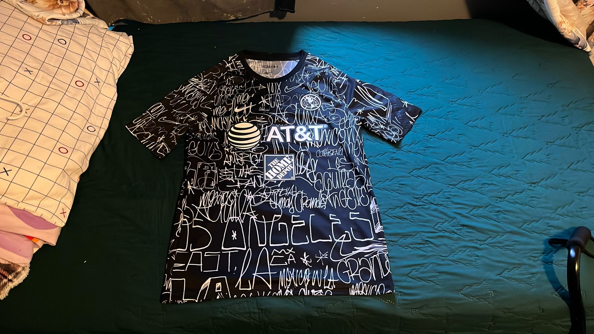 Nike Club America LA Graffiti Size L